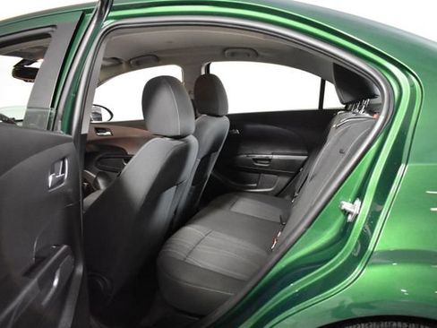 Used 2018 Chevrolet Sonic LT w/ Convenience Package image 27