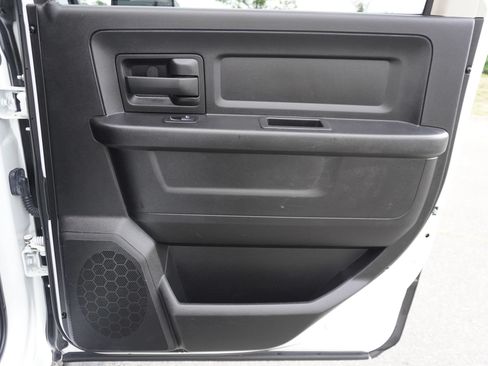 Used 2014 RAM 2500 Tradesman w/ Chrome Appearance Group AWD/4WD image 15