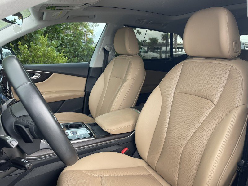 Used 2022 Audi Q8 Prestige w/ Prestige Package AWD/4WD image 2