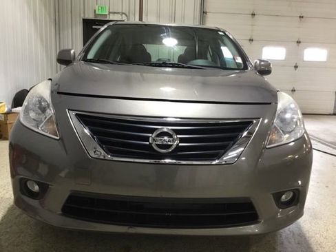 Used 2012 Nissan Versa SV w/ Convenience Pkg image 6