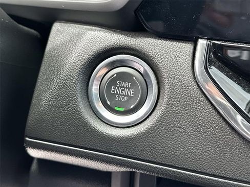 Used 2025 Chevrolet Colorado Trail Boss AWD/4WD image 17