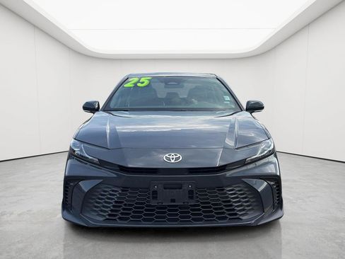 Used 2025 Toyota Camry SE FWD image 2