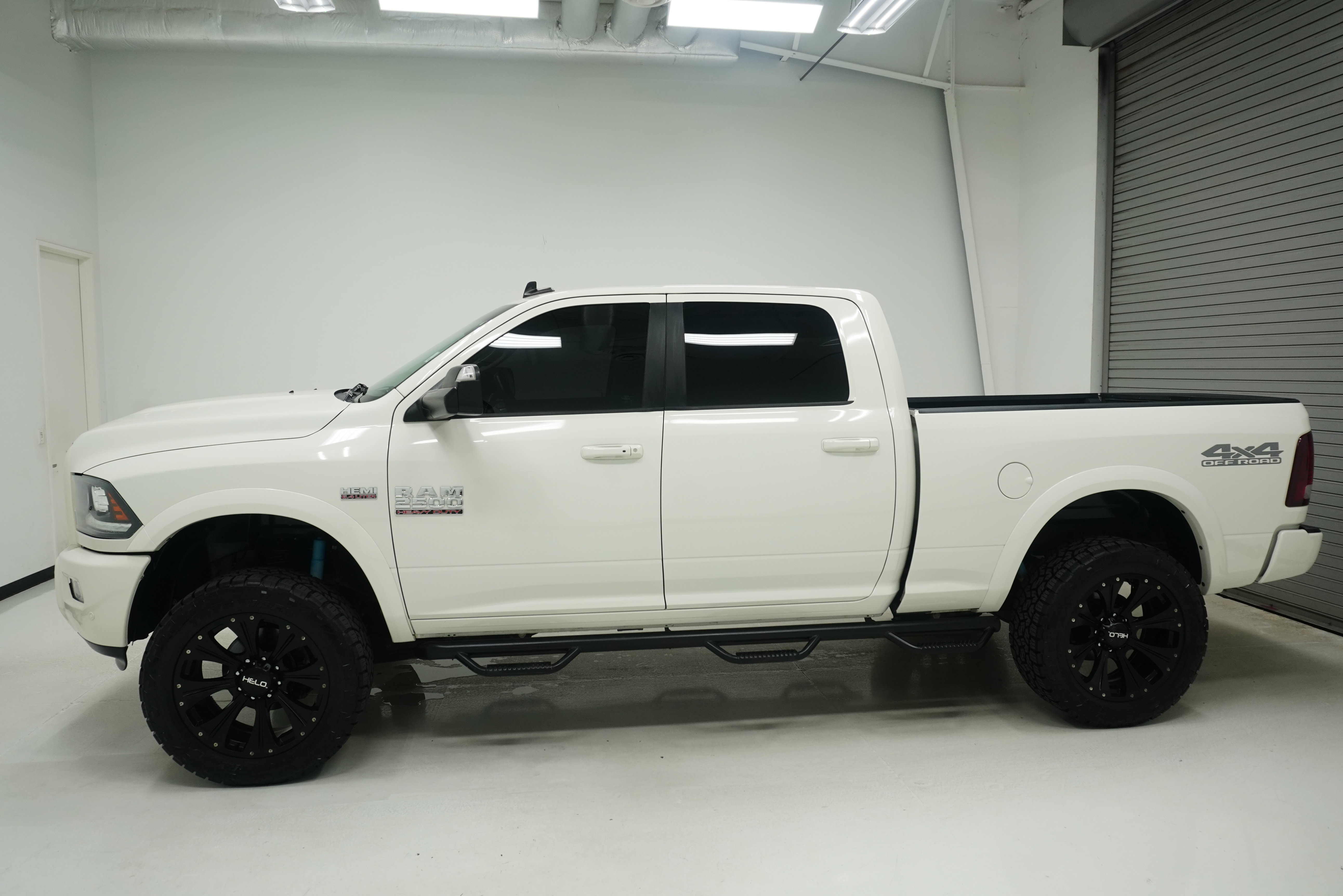 Used 2018 RAM 2500 Laramie w/ Sport Appearance Group AWD/4WD image 6