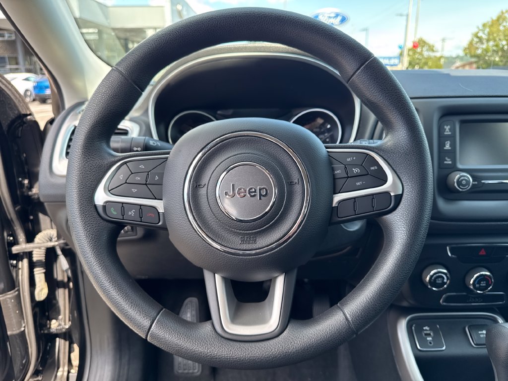 Used 2018 Jeep Compass Sport FWD image 15