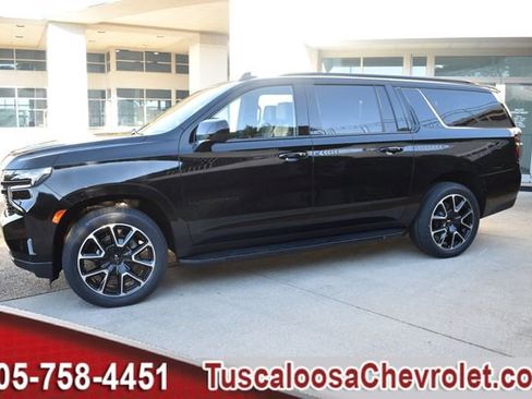 Certified 2024 Chevrolet Suburban RST image 6