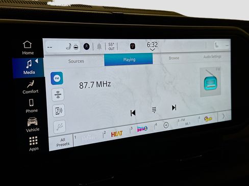 Used 2025 Jeep Wrangler Willys image 21