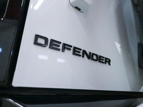 Used 2023 Land Rover Defender 110 V8 image 38