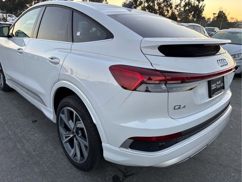 Used 2024 Audi Q4 e-tron Premium image 4