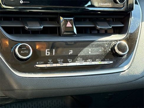 Used 2021 Toyota Corolla LE image 26