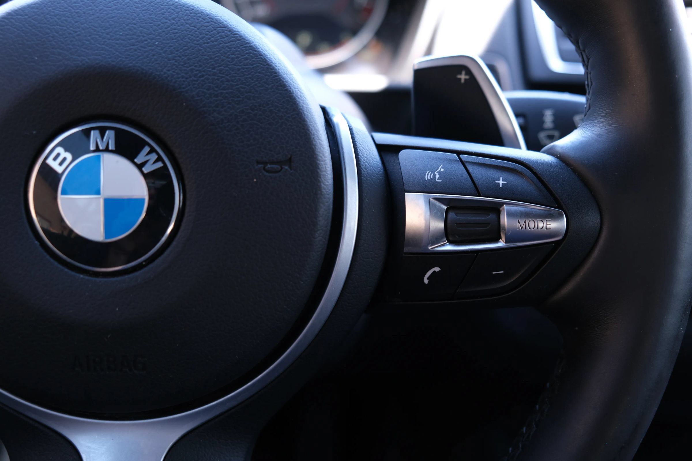 Used 2015 BMW M235i Convertible RWD image 24
