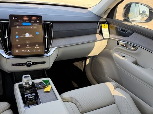 New 2027 Volvo XC90 B6 Ultra AWD/4WD image 10