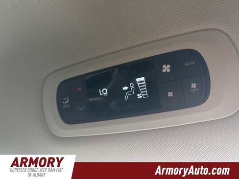 Used 2020 Chrysler Pacifica Touring-L Plus image 36