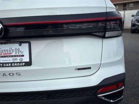 New 2026 Volkswagen Taos SEL image 9