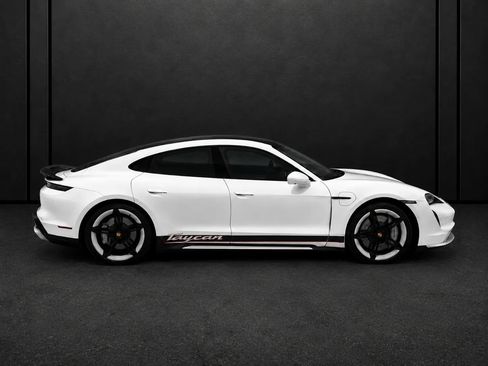 Used 2021 Porsche Taycan AWD/4WD image 2