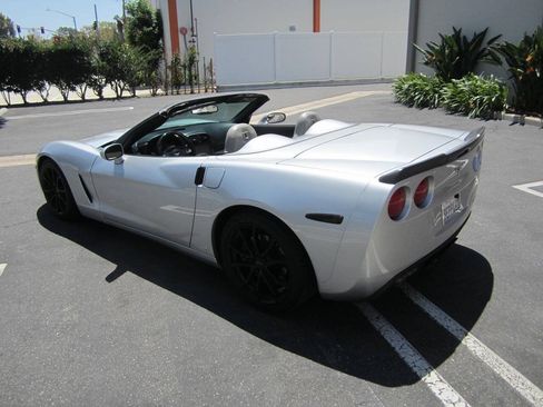 Used 2009 Chevrolet Corvette Convertible w/ Preferred Equipment Group RWD image 21