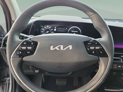 New 2026 Kia Niro Wind FWD image 17
