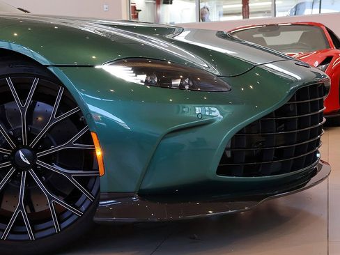 Used 2023 Aston Martin V12 Vantage Roadster RWD image 16
