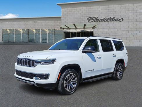 Used 2024 Jeep Wagoneer Series II w/ Flexible Seating Group AWD/4WD image 1