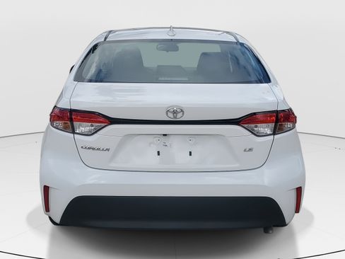Used 2023 Toyota Corolla LE image 4