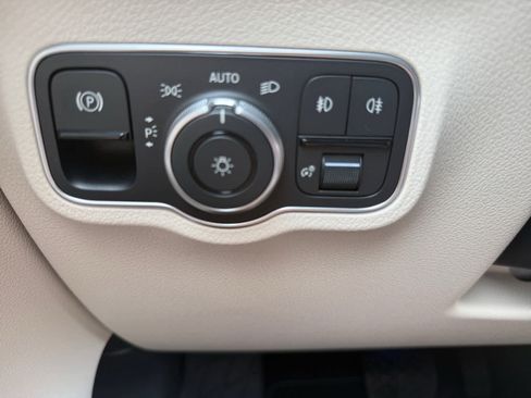 New 2026 Mercedes-Benz GLB 250 4MATIC image 23