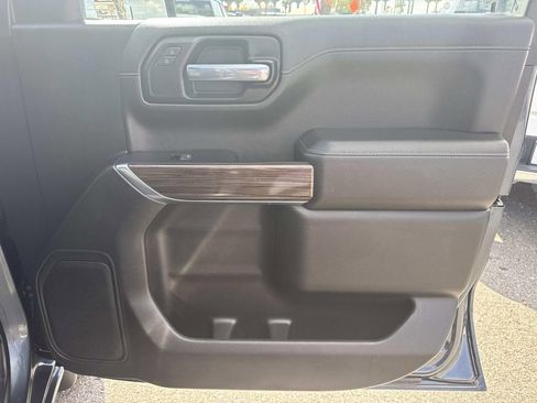 Used 2022 Chevrolet Silverado 1500 RST image 12