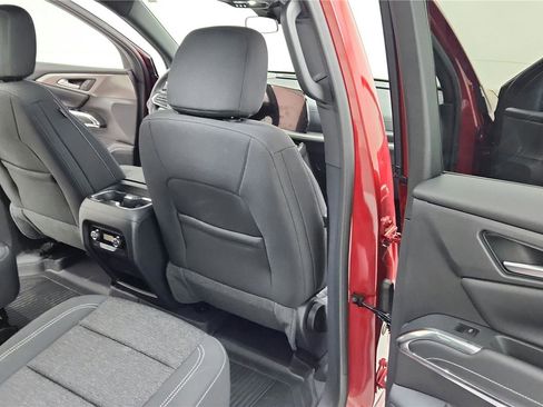 Used 2026 Chevrolet Traverse LT FWD image 18