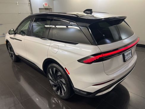 New 2026 Lincoln Nautilus Reserve image 4