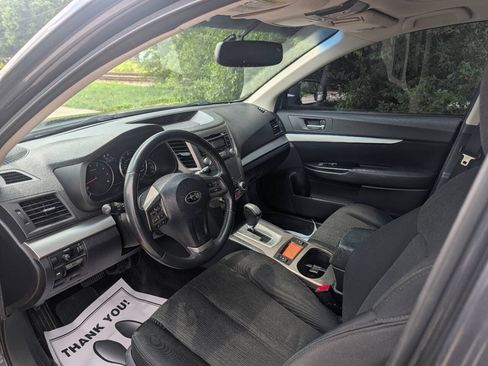 Used 2013 Subaru Outback 2.5i Premium AWD/4WD image 3
