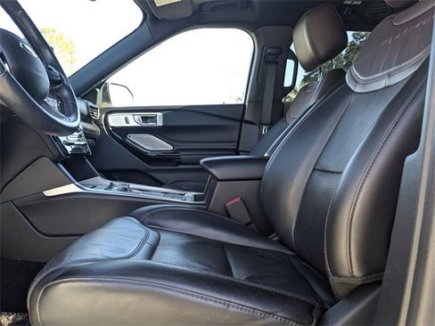 Used 2022 Ford Explorer Platinum w/ Equipment Group 601A image 22