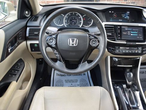 Used 2017 Honda Accord EX-L image 18