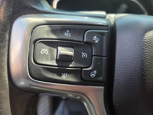 Used 2022 Chevrolet Silverado 1500 LT AWD/4WD image 17