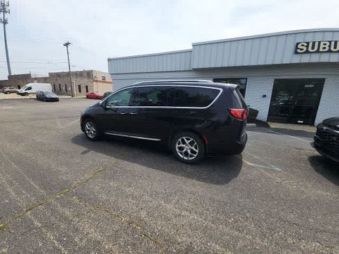Certified 2019 Chrysler Pacifica Limited w/ Advanced Safetytec Group FWD image 18