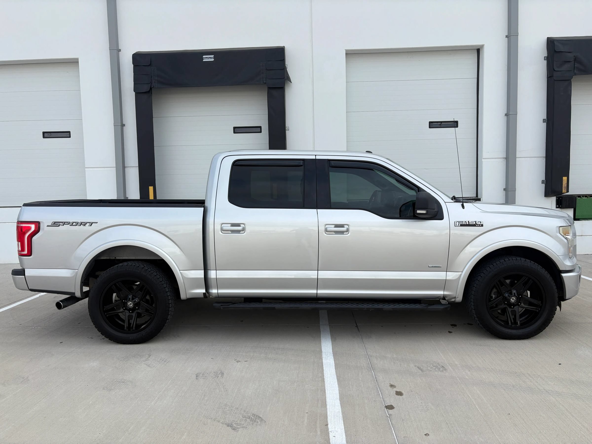 Used 2015 Ford F150 XLT w/ Equipment Group 302A Luxury RWD image 3