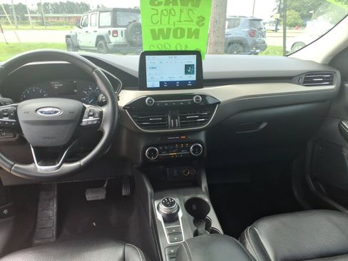Used 2022 Ford Escape SEL FWD image 12