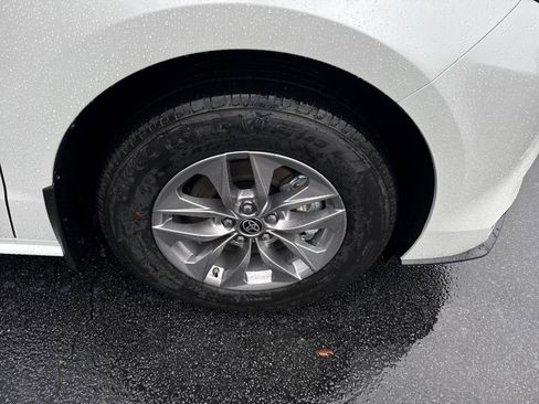 New 2025 Toyota Sienna XLE w/ XLE Plus Package image 9