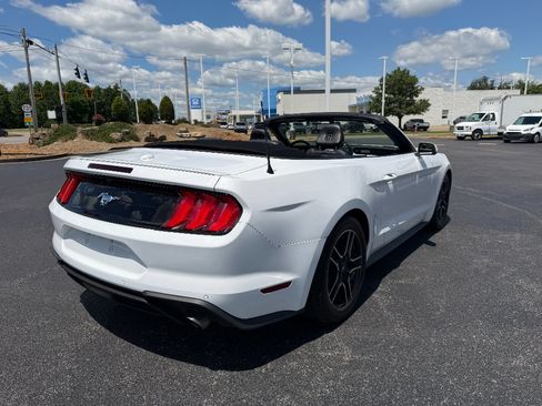 Used 2018 Ford Mustang Premium RWD image 7