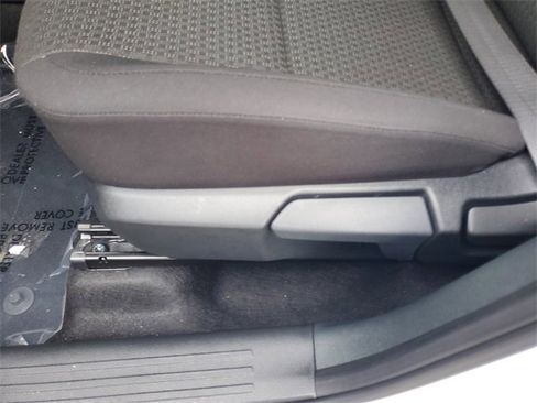 Used 2025 Nissan Kicks S image 11