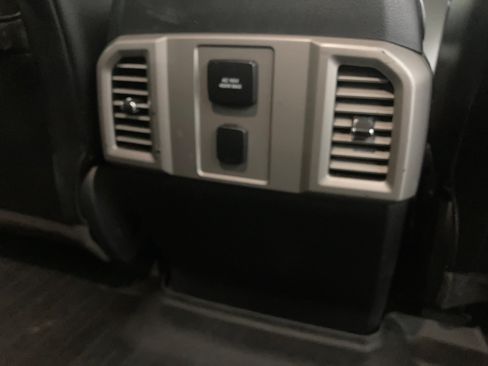 Used 2017 Ford F250 Lariat w/ Lariat Value Package AWD/4WD image 13