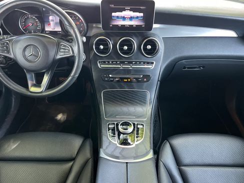 Used 2019 Mercedes-Benz GLC 300 image 4