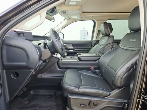 Used 2026 Ford Expedition Platinum AWD/4WD image 9