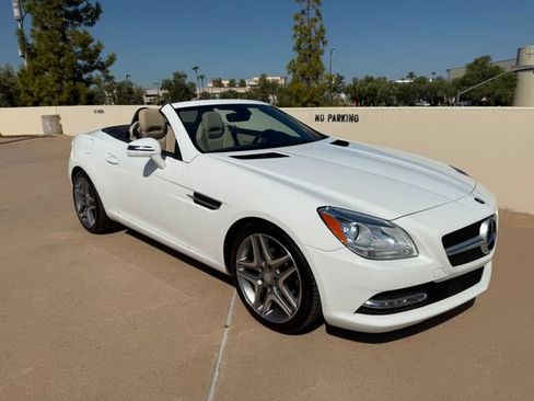 Used 2014 Mercedes-Benz SLK 250 w/ Premium Package image 19