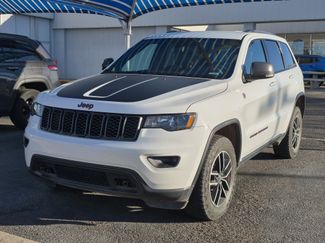 Used 2018 Jeep Grand Cherokee Trailhawk video 1