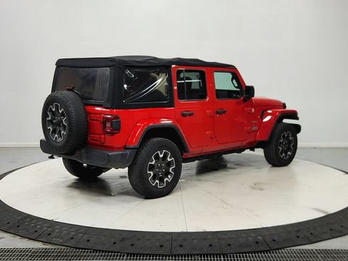 Used 2024 Jeep Wrangler Unlimited Sahara w/ Technology Group AWD/4WD image 8