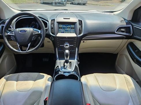 Used 2017 Ford Edge Titanium w/ Equipment Group 301A FWD image 13