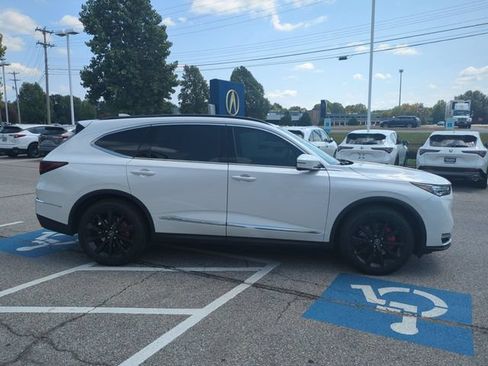Used 2025 Acura MDX w/ Technology Package FWD image 9