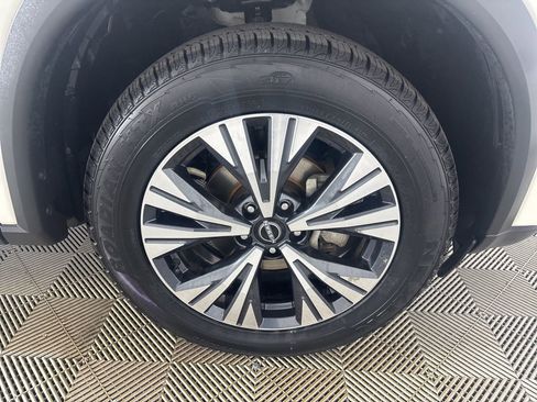 Used 2023 Nissan Rogue SV image 37