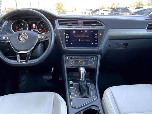 Used 2019 Volkswagen Tiguan SE w/ Panoramic Sunroof Package image 11