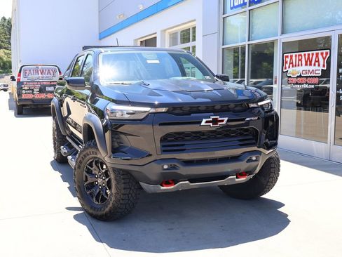 Certified 2025 Chevrolet Colorado ZR2 w/ Midnight Edition AWD/4WD image 39