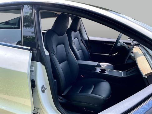 Used 2023 Tesla Model 3 Standard Range RWD image 7