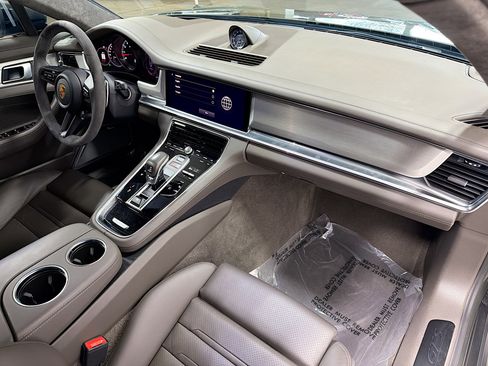 Used 2023 Porsche Panamera GTS image 15